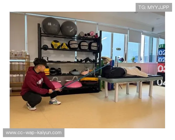 琑队如何优化教练组内部沟通方式，教练队伍的管理